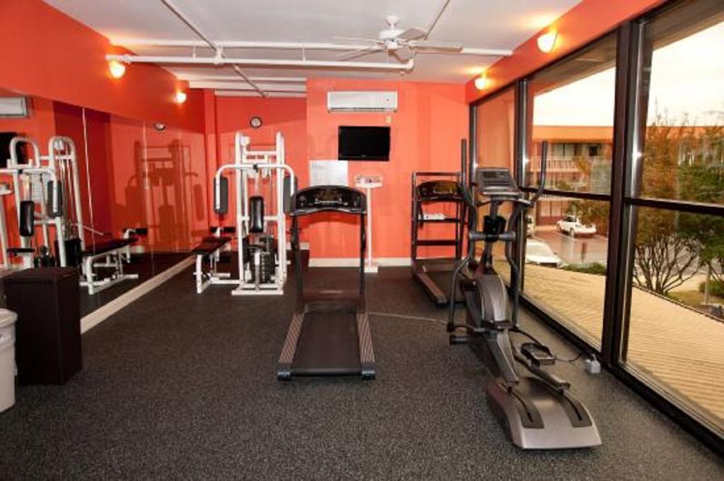 Baymont By Wyndham Fayetteville Fort Bragg Area Екстериор снимка