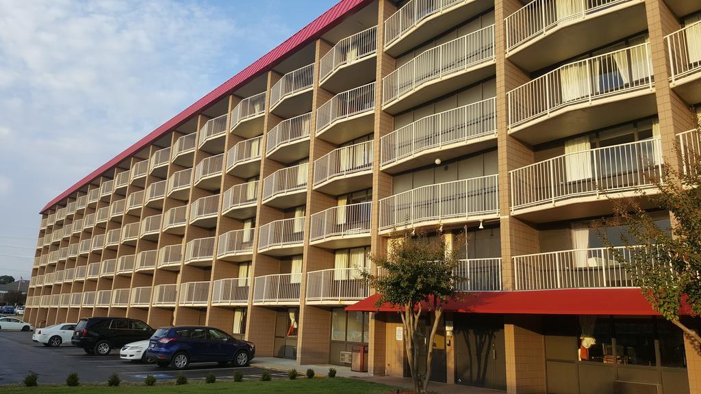 Baymont By Wyndham Fayetteville Fort Bragg Area Екстериор снимка