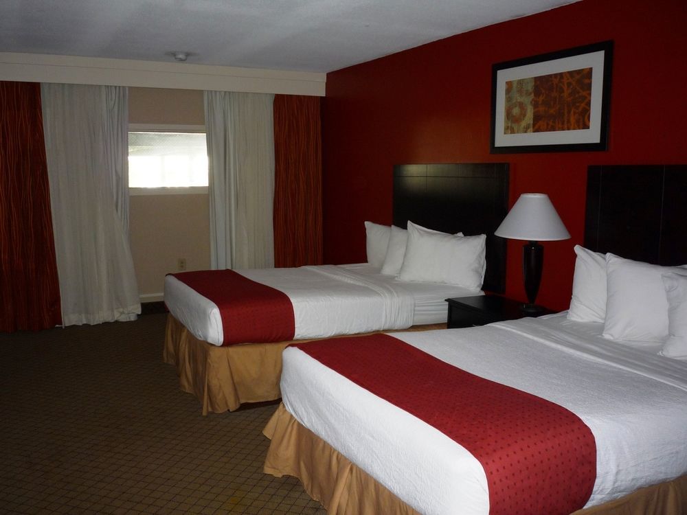 Baymont By Wyndham Fayetteville Fort Bragg Area Екстериор снимка