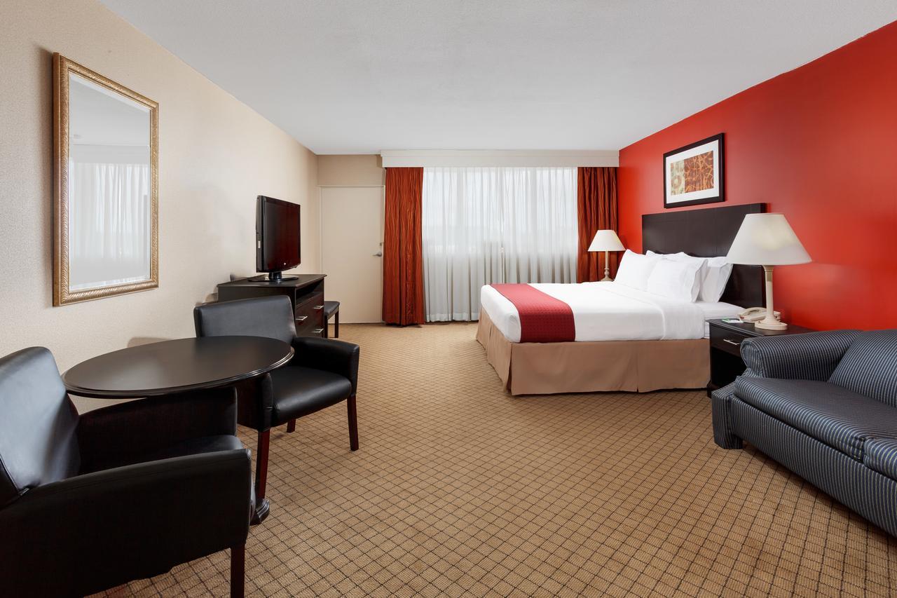 Baymont By Wyndham Fayetteville Fort Bragg Area Стая снимка