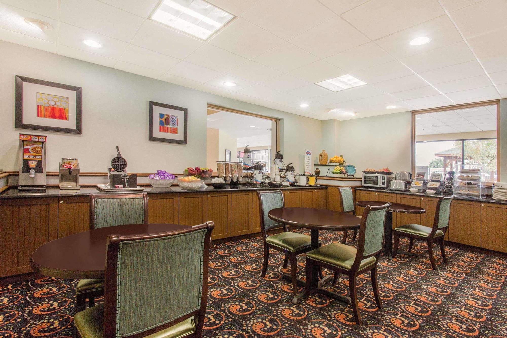 Baymont By Wyndham Fayetteville Fort Bragg Area Екстериор снимка