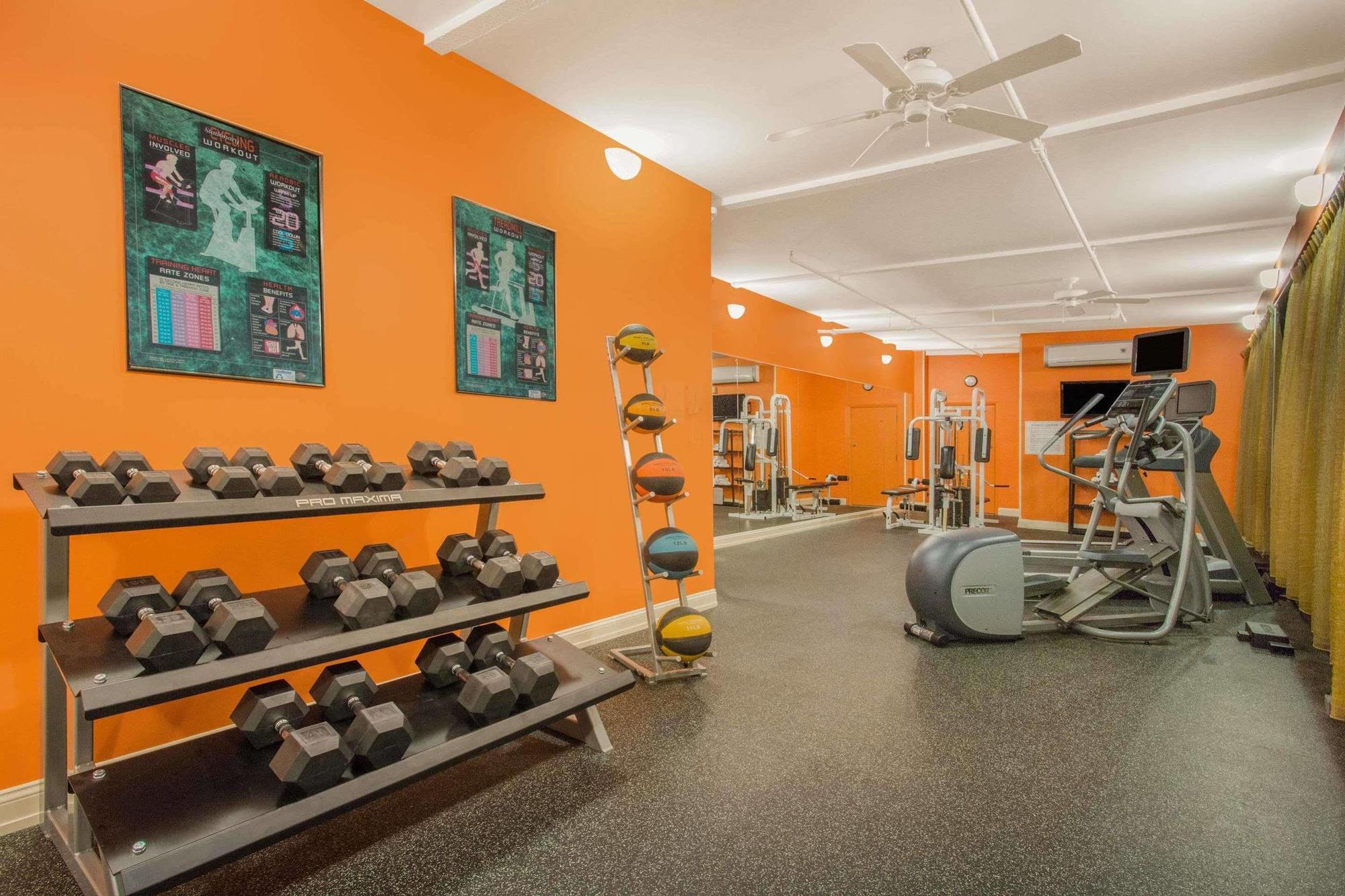 Baymont By Wyndham Fayetteville Fort Bragg Area Екстериор снимка
